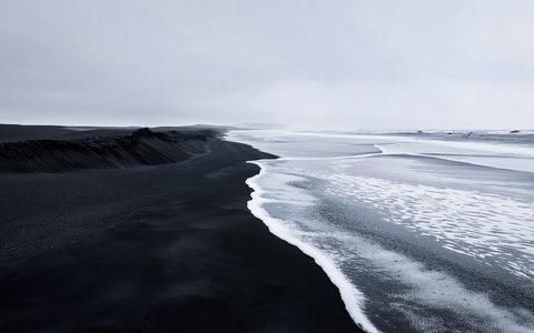 Minimal Minimalist Clean Simple